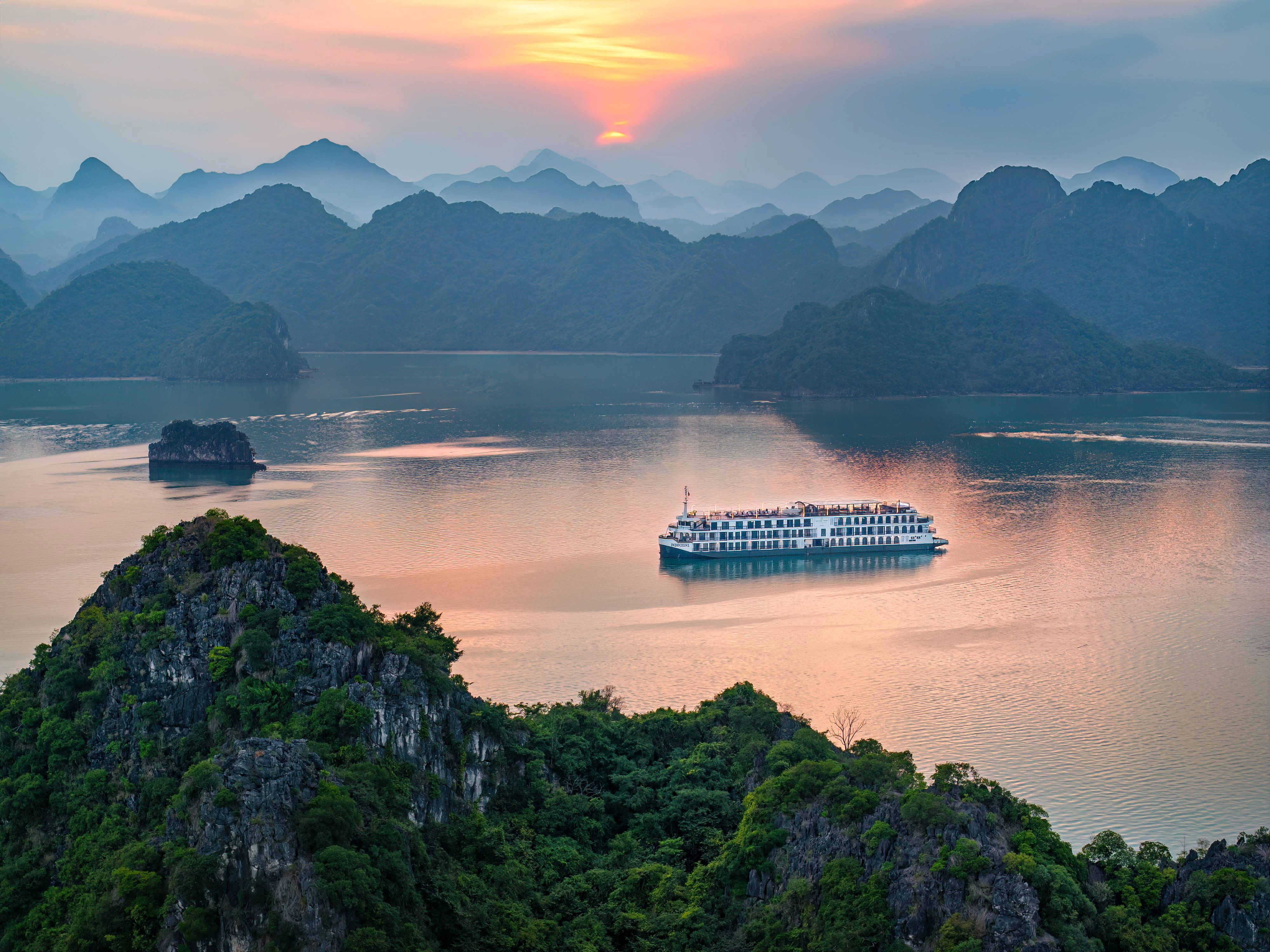 2D1N & 3D2N | Relaxing in Indochine Overnight Cruise in Lan Ha Bay | Hạ Long
